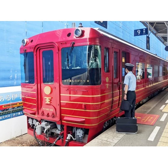 觀光列車「伊予灘物語」