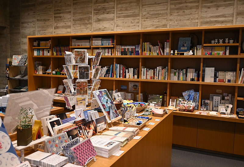 MUSEUM SHOP CON AMORE