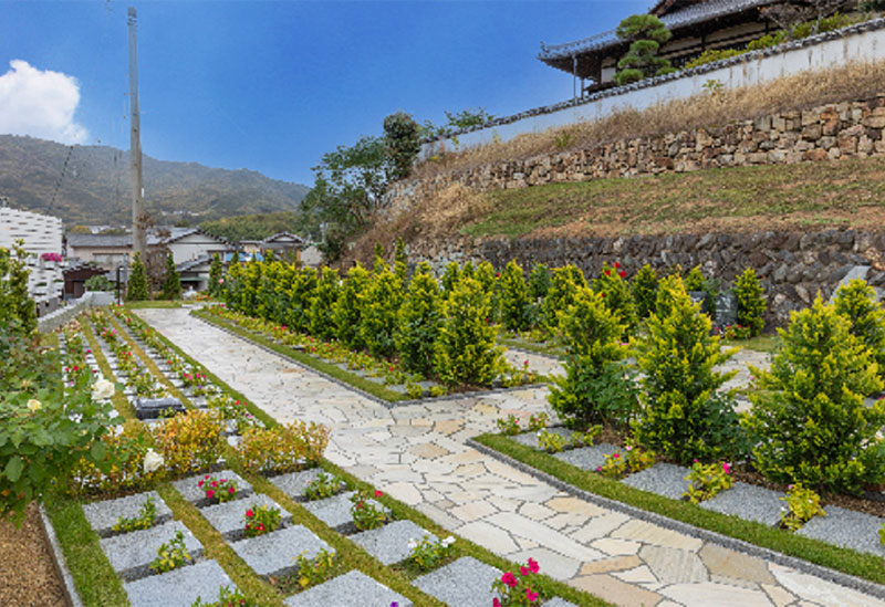 覚城院